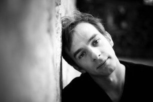 Photo de l'acteur Jeremias Nussbaum. Photographe: Lou Sarda