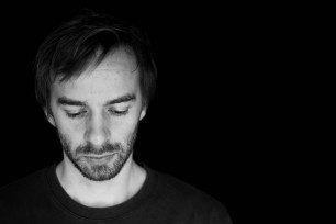 Photo de l'acteur Jeremias Nussbaum. Photographe: Lou Sarda