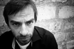 Photo de l'acteur Jeremias Nussbaum. Photographe: Lou Sarda