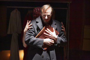 Jeremias Nussbaum dans la pièce de théatre "Le Cercle de l'Ombre" mis en scène par Hovnatan Avedikian au Théâtre National de Nice