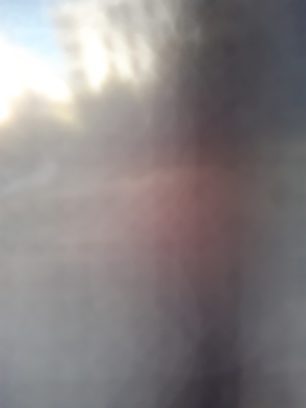 Le regard flou, les yeux fatigués